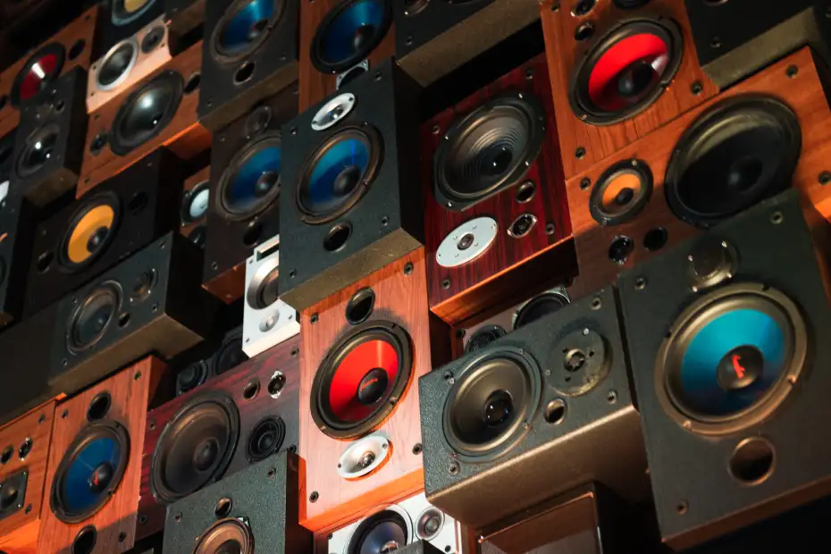 Bookshelf Speakers vs Studio Monitors The Pros and Cons