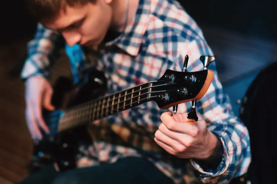 How Can I Teach Myself to Play Bass Guitar? - Explained